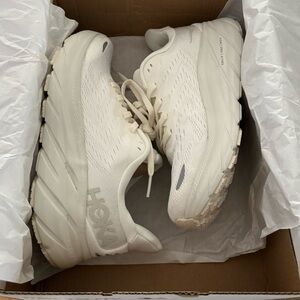 HOKA One One Free People Clifton 8 size 6